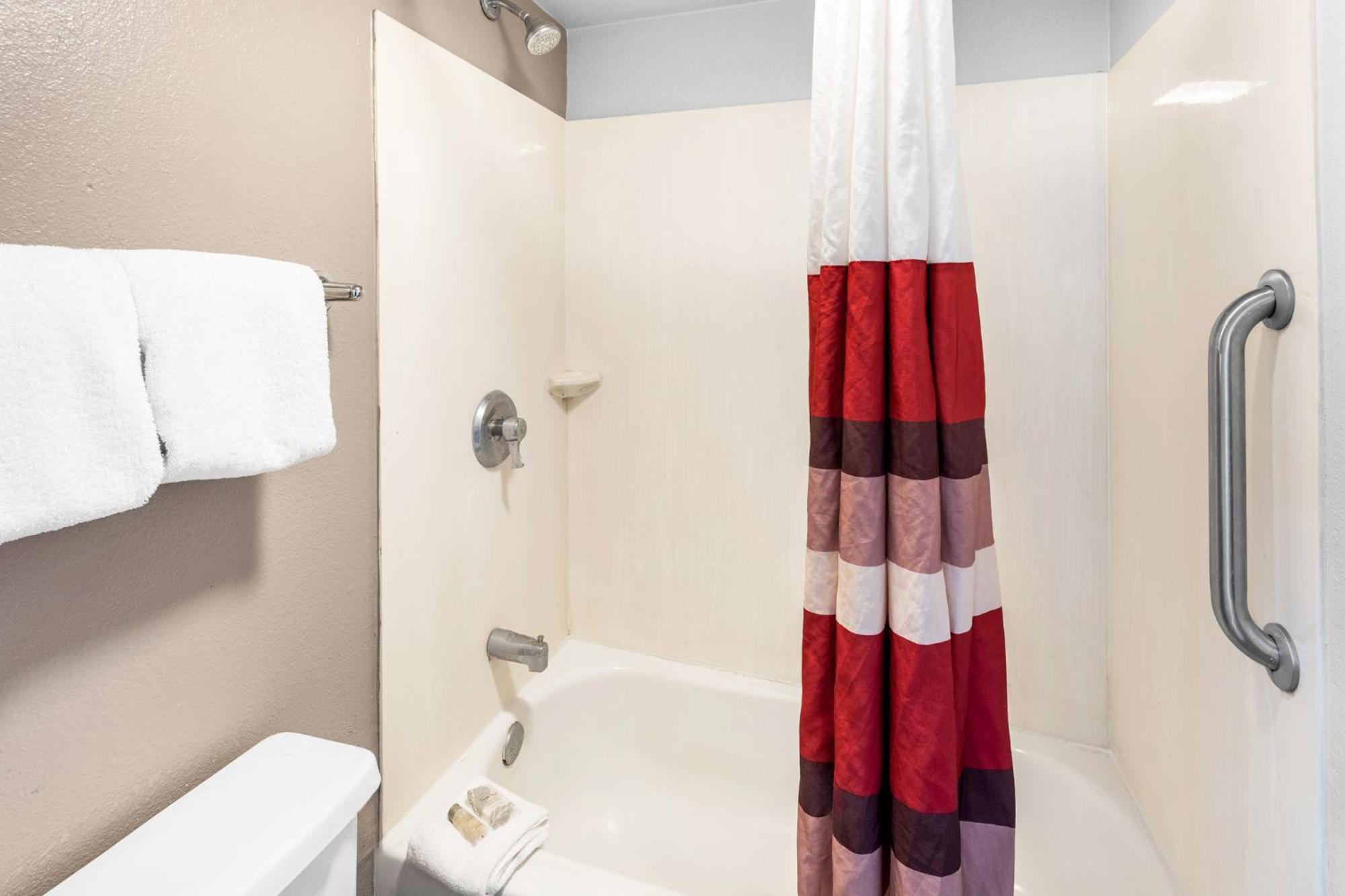 Red Roof Inn Indianapolis North - College Park מראה חיצוני תמונה